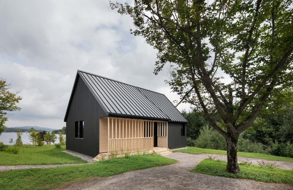 Chalets + pôle nautique Duchesnay par Bourgeois / Lechasseur architectes