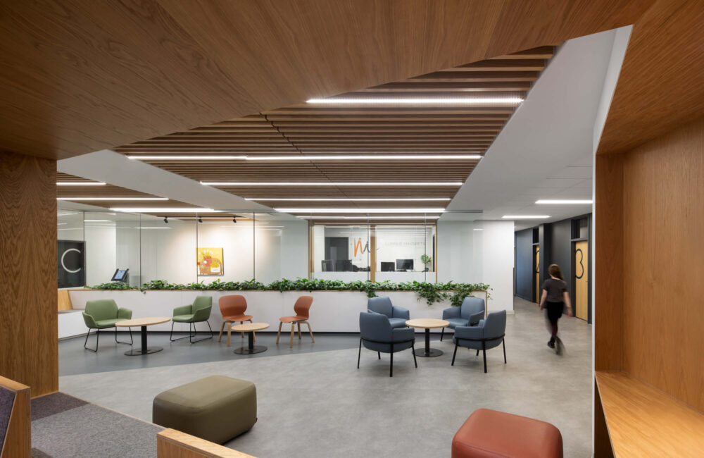 Complexe Synase par Bourgeois / Lechasseur architectes
